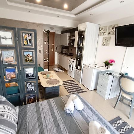 White Orhid Modern Studio Салоники Экстерьер фото