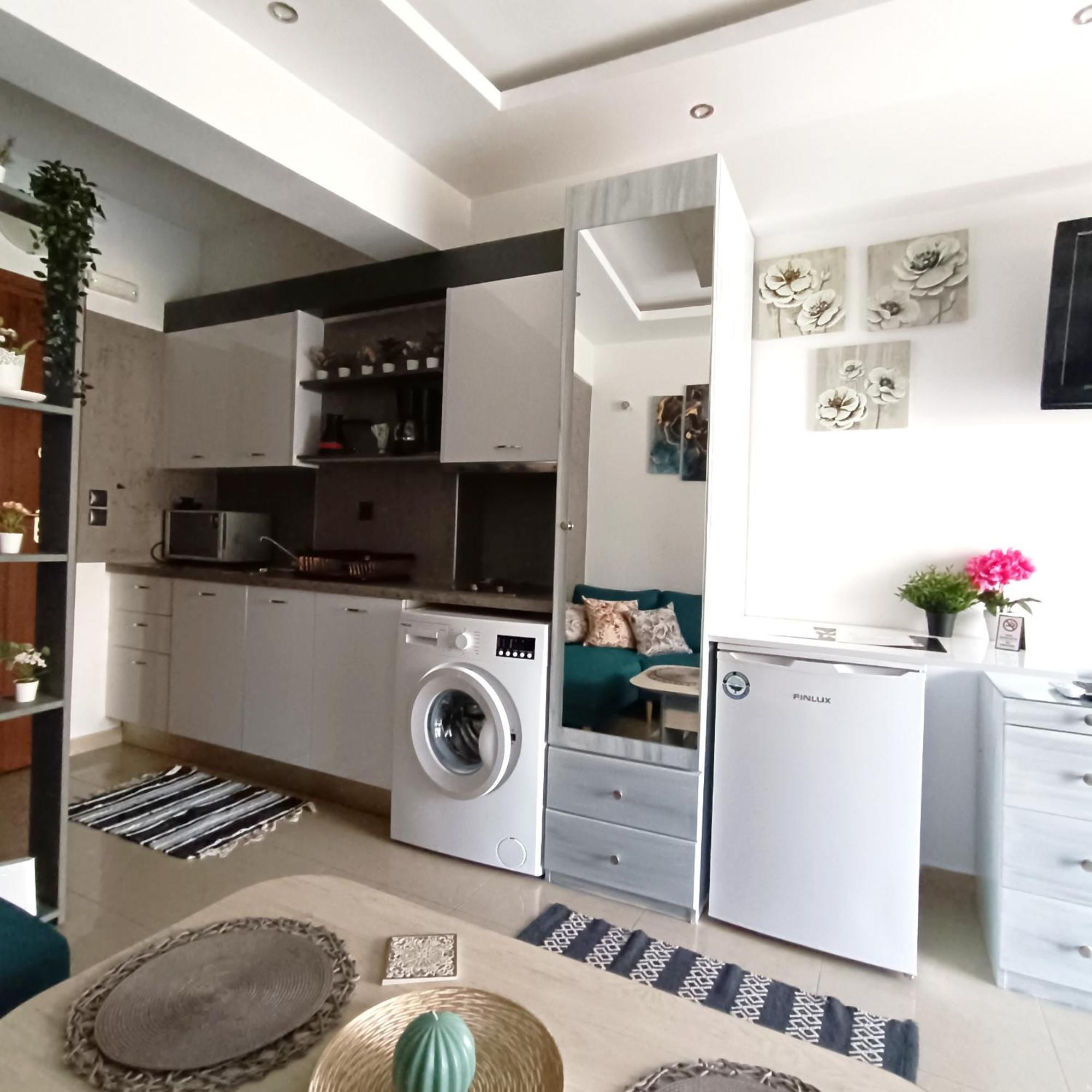 White Orhid Modern Studio Салоники Экстерьер фото